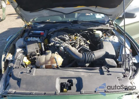 2016 Ford Mustang V6 z USA, uszkodzony, nr VIN 1FA6P8AM4G5205331